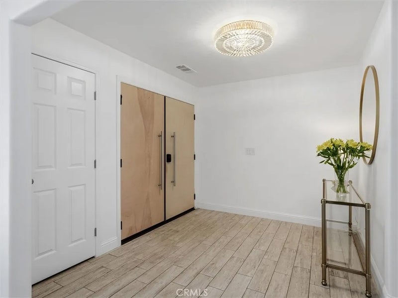7280 W Menlo