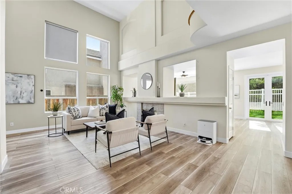 817 N Temescal