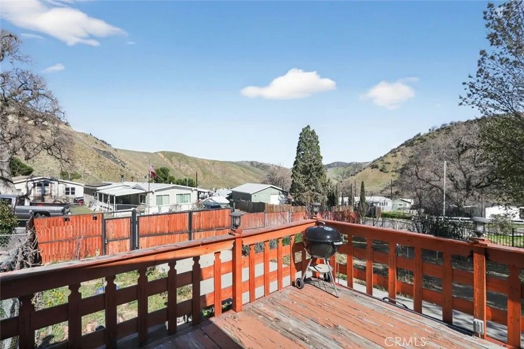 Photo of 712 Canyon Drive, Lebec, CA 93243 (MLS # SR26021060)