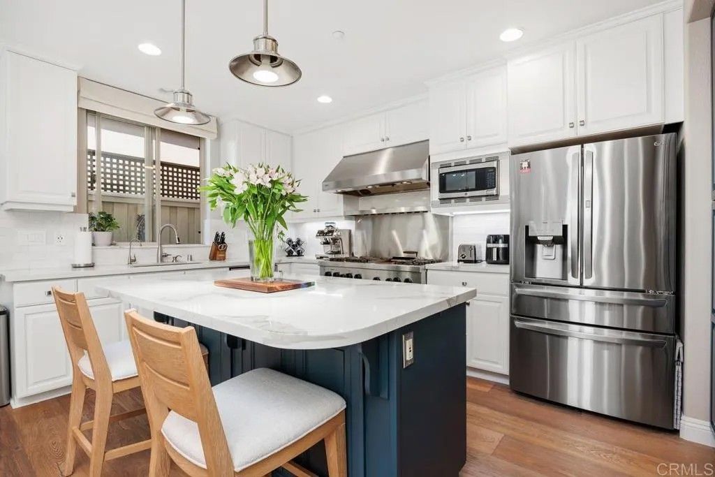 Photo of 301 N Rios Ave, Solana Beach, CA 92075 (MLS # NDP2509240)