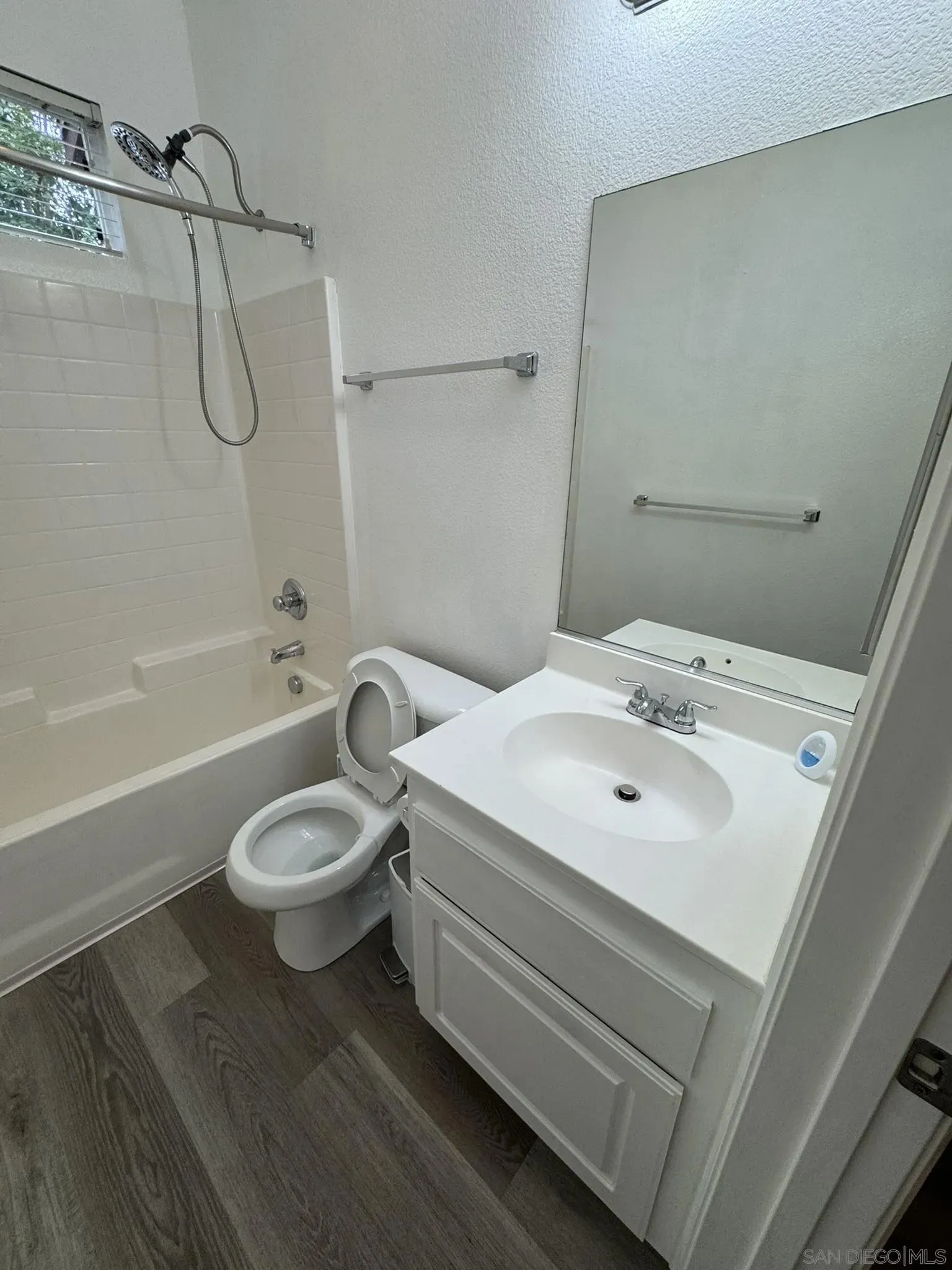 Lakeside, California 92040, United States, 3 Bedrooms Bedrooms, ,2 BathroomsBathrooms,Residential,Active,250379