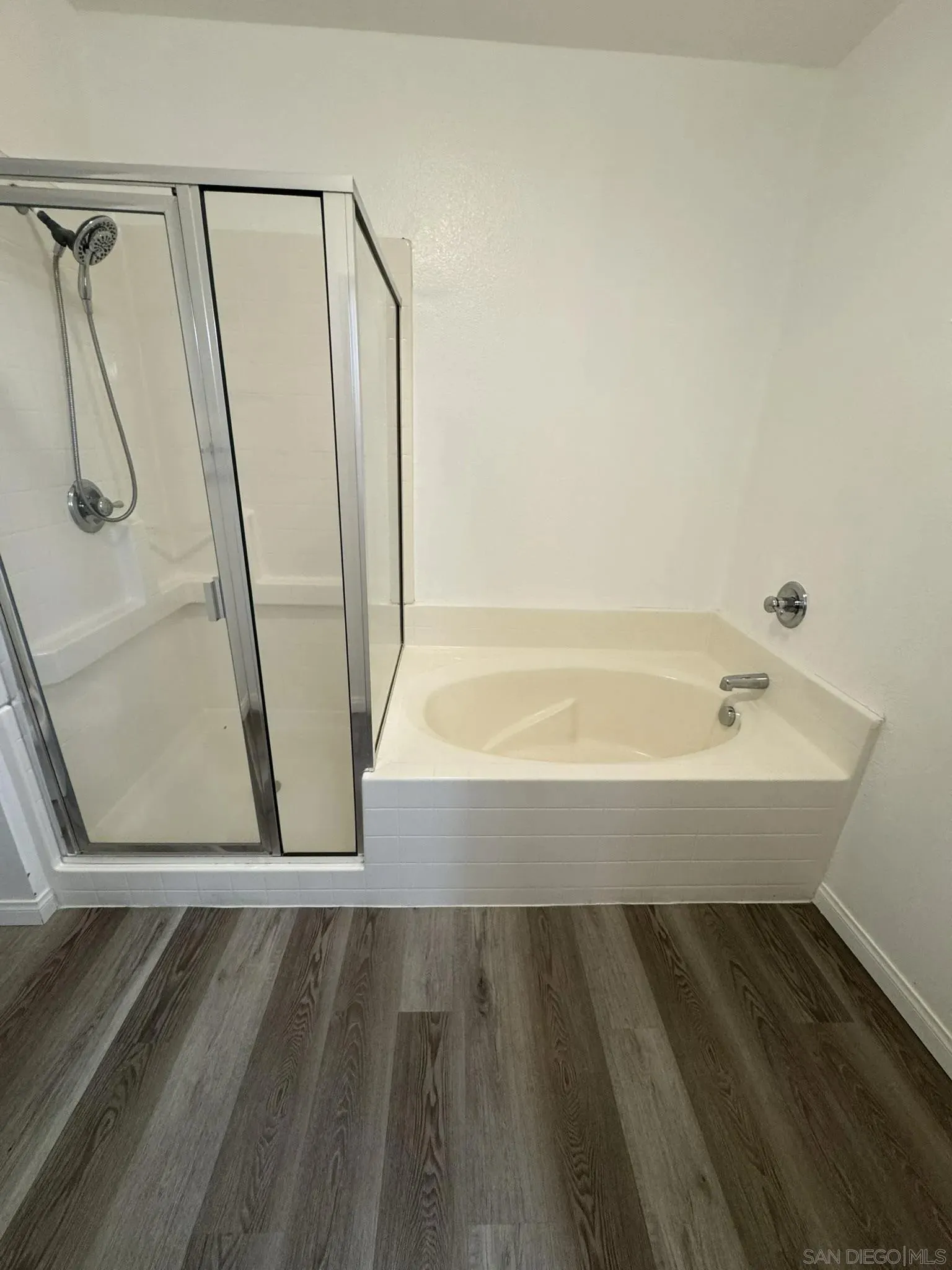 Lakeside, California 92040, United States, 3 Bedrooms Bedrooms, ,2 BathroomsBathrooms,Residential,Active,250379