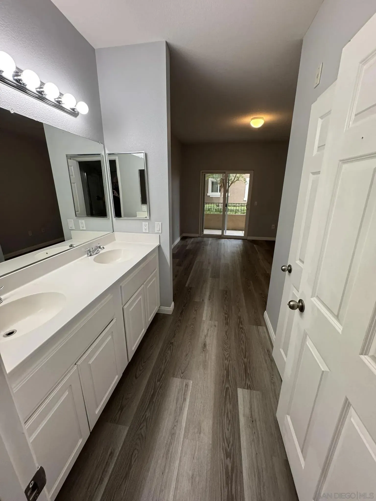 Lakeside, California 92040, United States, 3 Bedrooms Bedrooms, ,2 BathroomsBathrooms,Residential,Active,250379