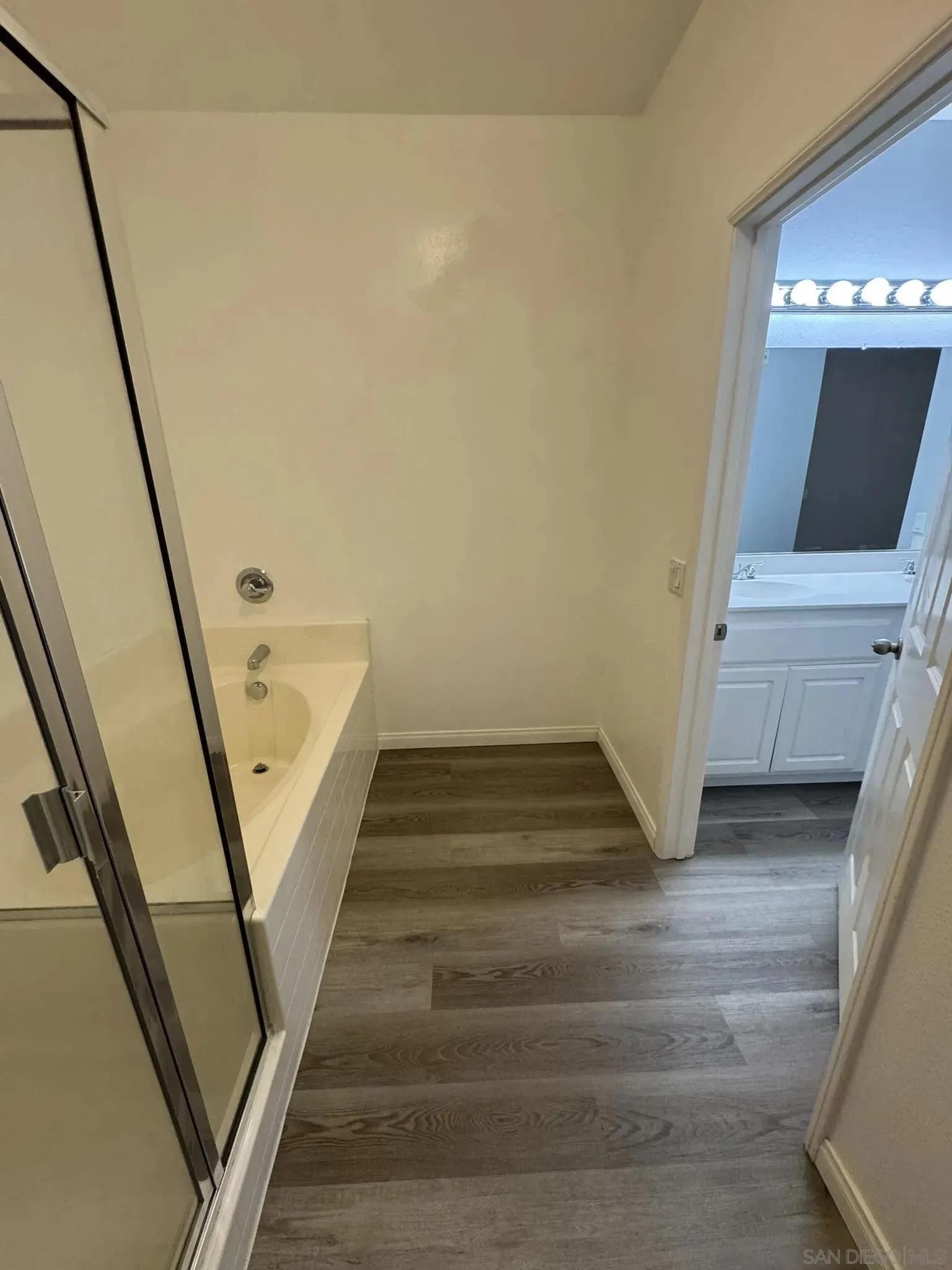 Lakeside, California 92040, United States, 3 Bedrooms Bedrooms, ,2 BathroomsBathrooms,Residential,Active,250379