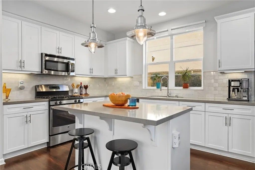 Photo of 21705 Propello Drive, Saugus, CA 91350 (MLS # BB26081120)