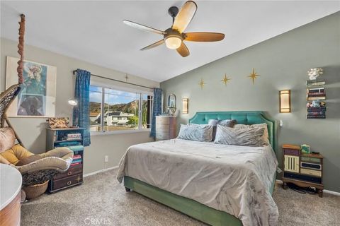 Tiny photo for 27547 Saffron Ln, Saugus, CA 91350 (MLS # SR25251694)