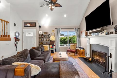 Tiny photo for 27547 Saffron Ln, Saugus, CA 91350 (MLS # SR25251694)