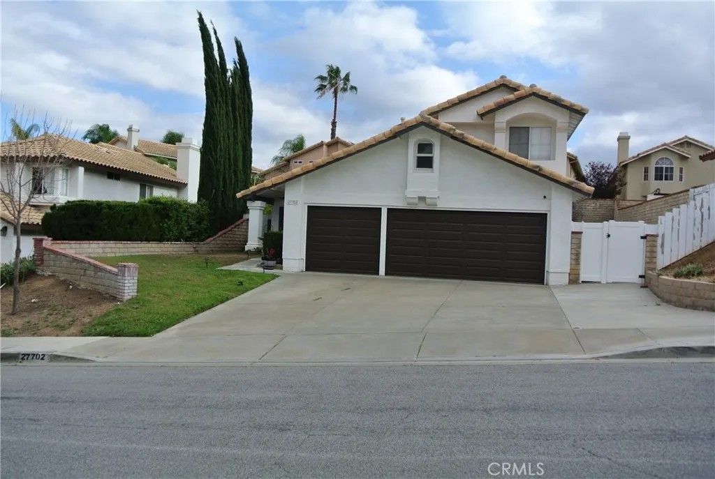 Photo of 27702 Bridlewood Dr, Castaic, CA 91384 (MLS # SR26072047)