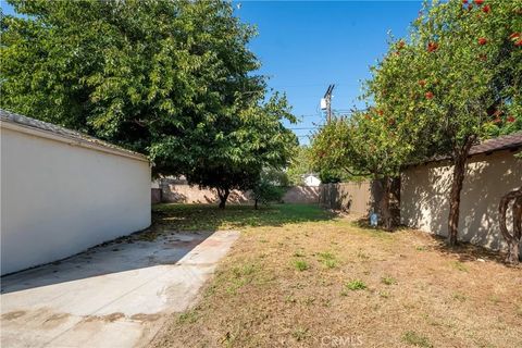 Tiny photo for 419 Stanford Rd, Burbank, CA 91504 (MLS # SR25266341)