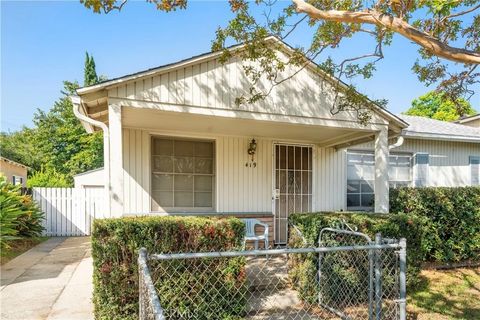 Tiny photo for 419 Stanford Rd, Burbank, CA 91504 (MLS # SR25266341)