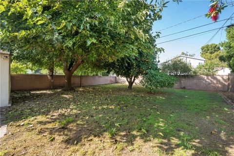 Tiny photo for 419 Stanford Rd, Burbank, CA 91504 (MLS # SR25266341)