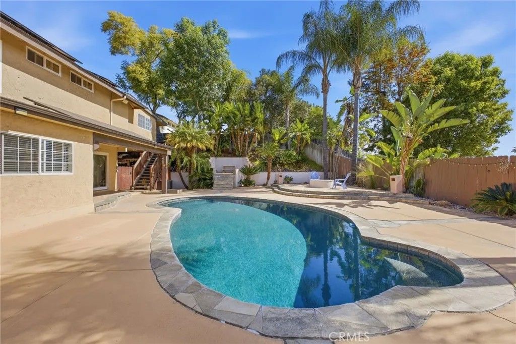 Photo of 815 Sheridan Ave, Escondido, CA 92026 (MLS # SW26128152)