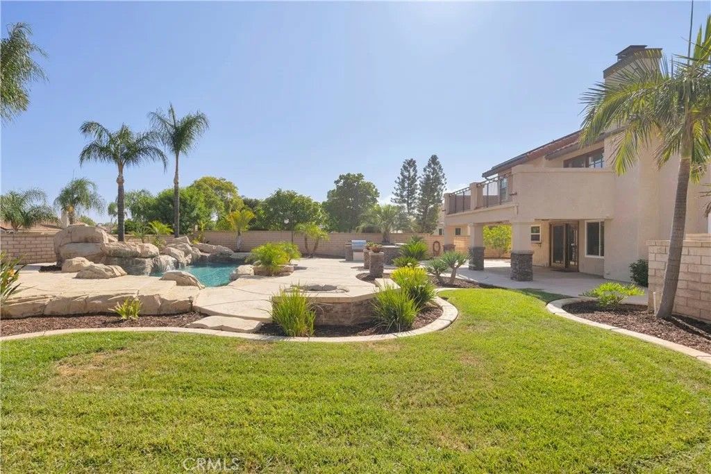 Photo of 1247 Bridgeport Rd, Corona, CA 92882 (MLS # PW25279357)