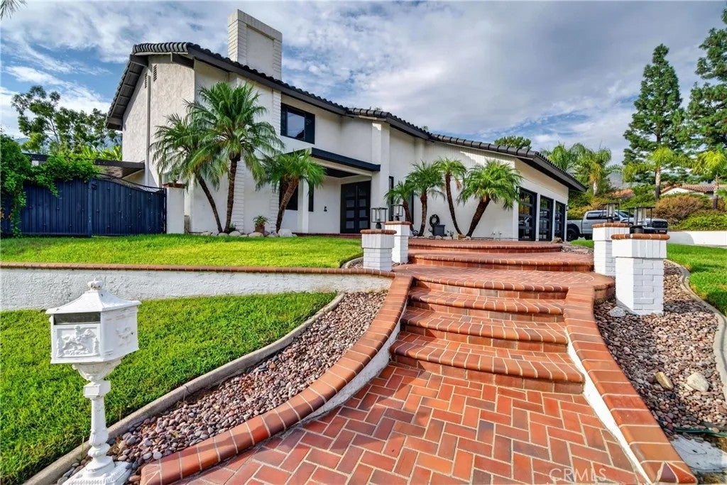 10302 Carrari