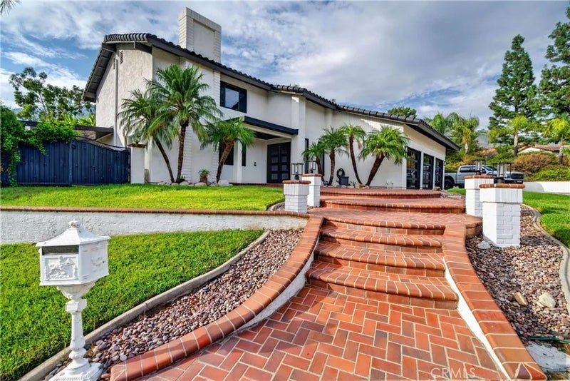 10302 Carrari
