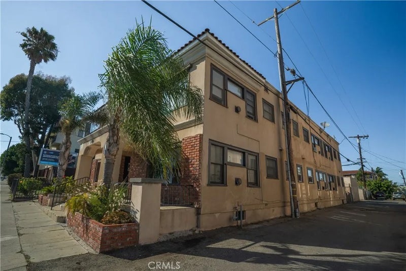 626 W 7th