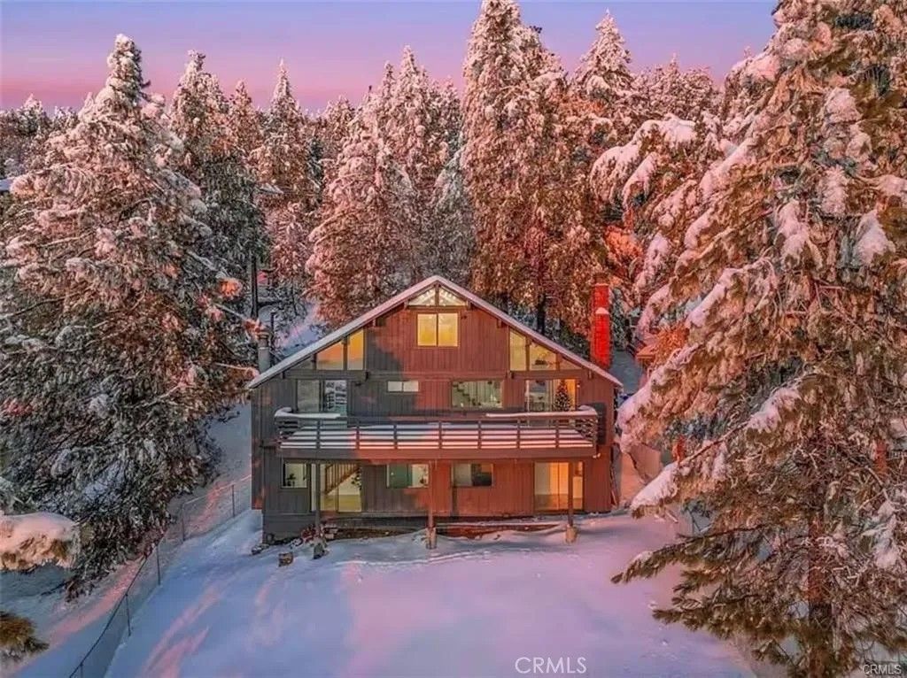 Photo of 2012 Poplar Dr, Running Springs, CA 92382 (MLS # IG26070557)