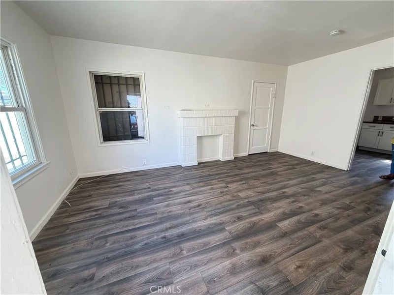 1249 W 90th Place