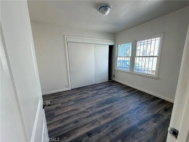 1249 W 90th Place