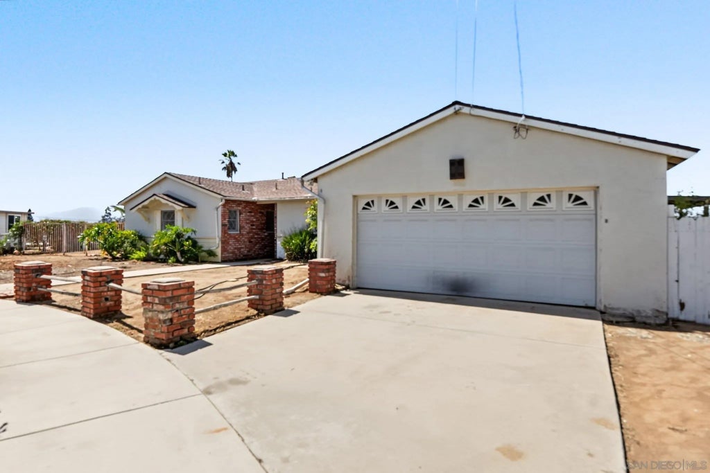 Photo of 1475 Vicksburg Dr, El Cajon, CA 92021 (MLS # 260023922)