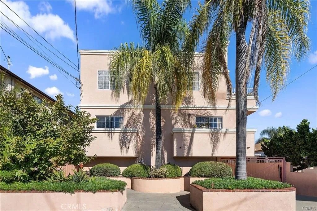 Photo of 874 W 3rd St, San Pedro, CA 90731 (MLS # PV25273298)