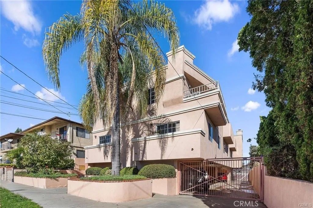 Photo of 874 W 3rd St, San Pedro, CA 90731 (MLS # PV25273298)