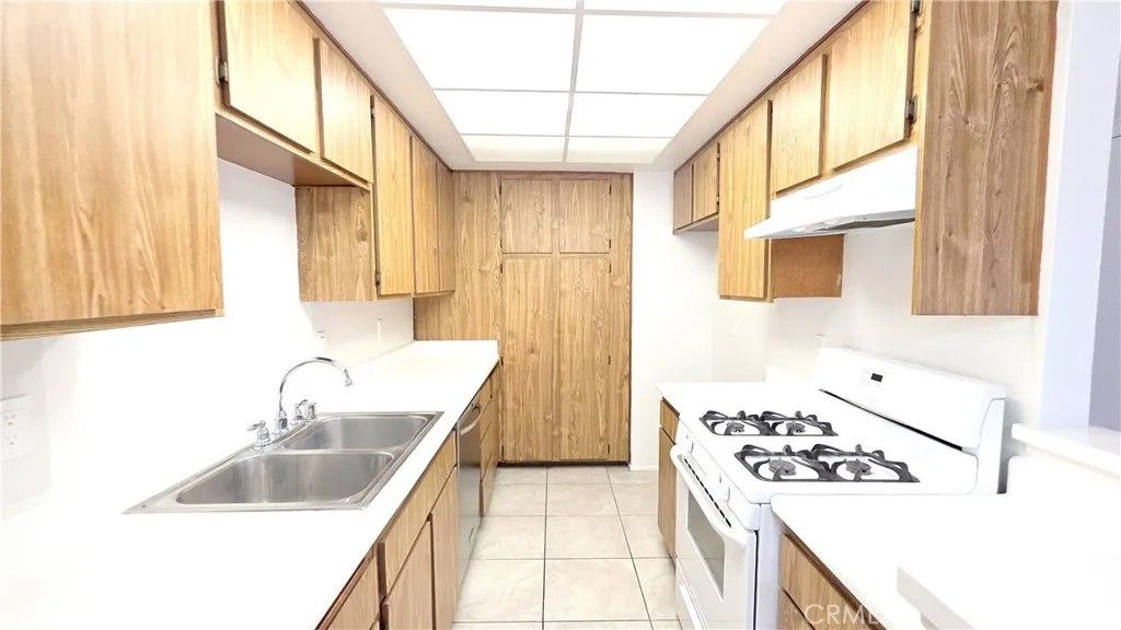 Photo of 1049 W Francis Street #F, Ontario, CA 91762 (MLS # TR25247845)