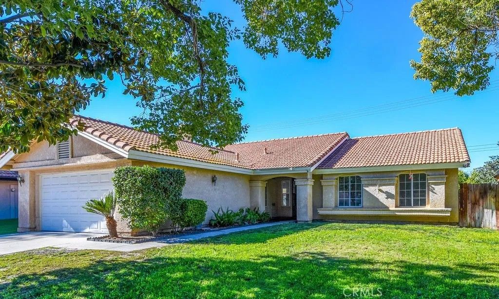 Photo of 1051 Joseph Dr, Hemet, CA 92545 (MLS # SW26012338)