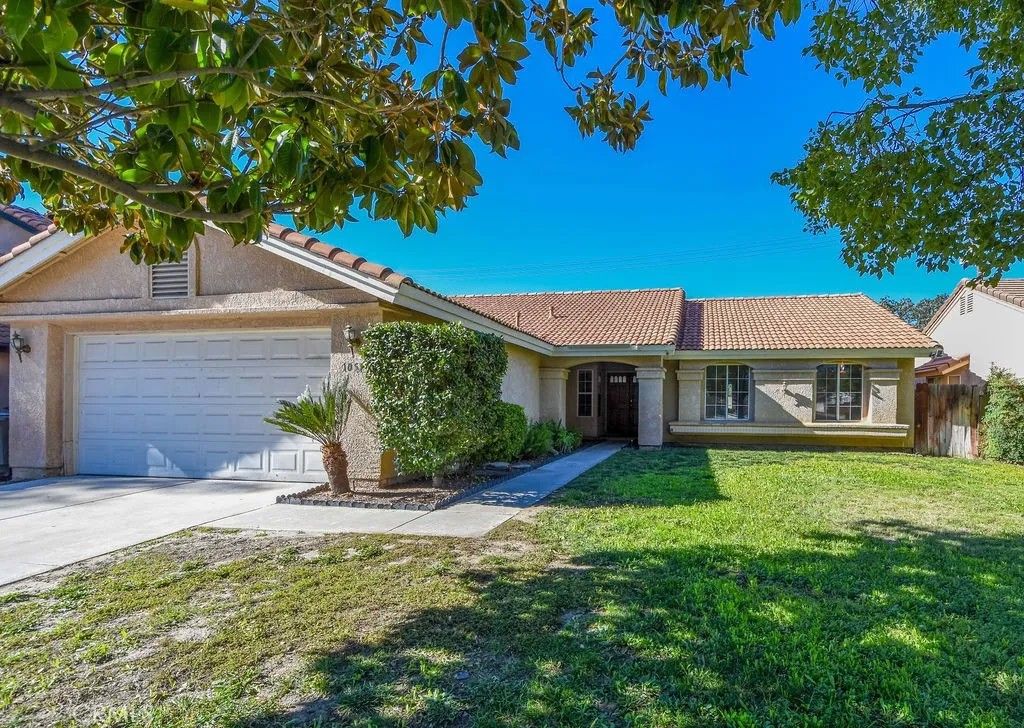 Photo of 1051 Joseph Dr, Hemet, CA 92545 (MLS # SW26012338)