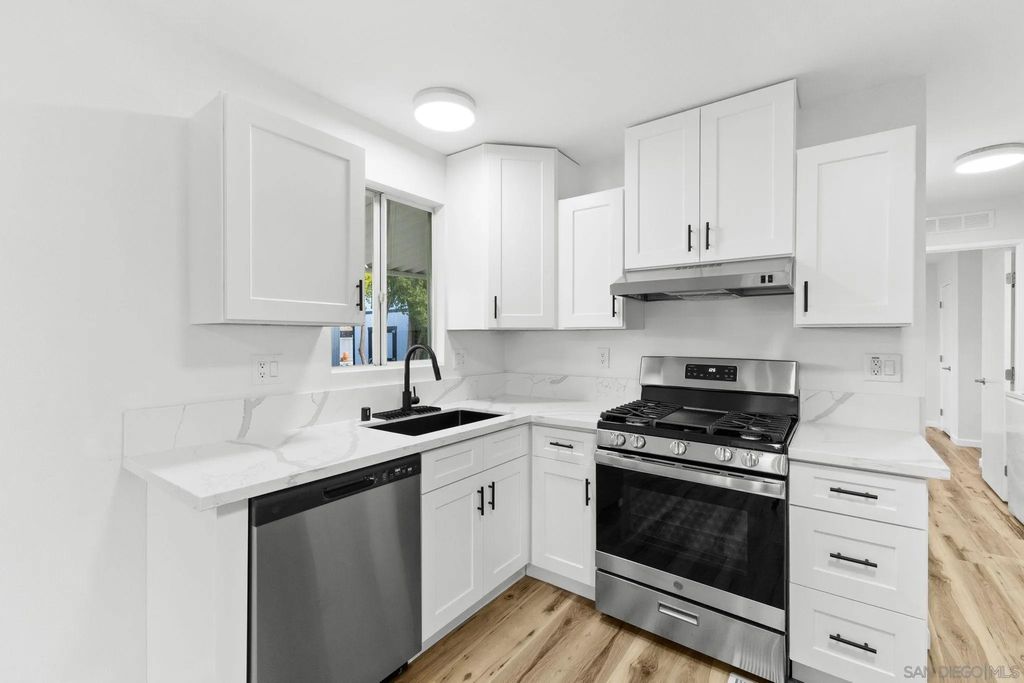 Photo of 450 E Bradley Ave #18, El Cajon, CA 92021 (MLS # 250042363)