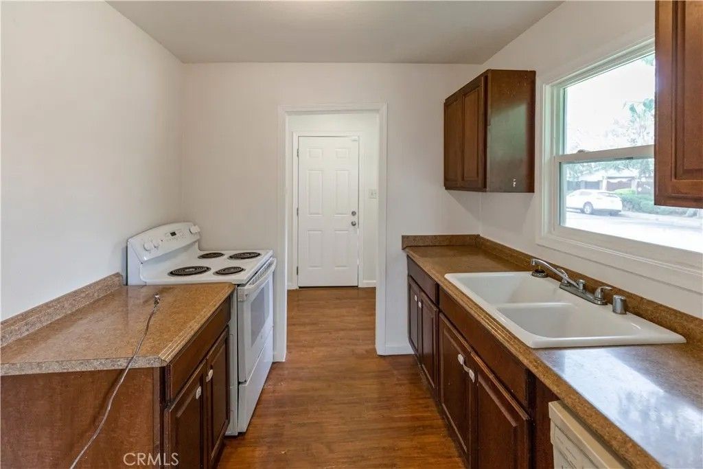 Photo of 789 Yosemite Pkwy, Merced, CA 95340 (MLS # MC26073213)