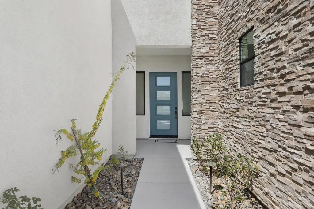 49889 Crescent Passage