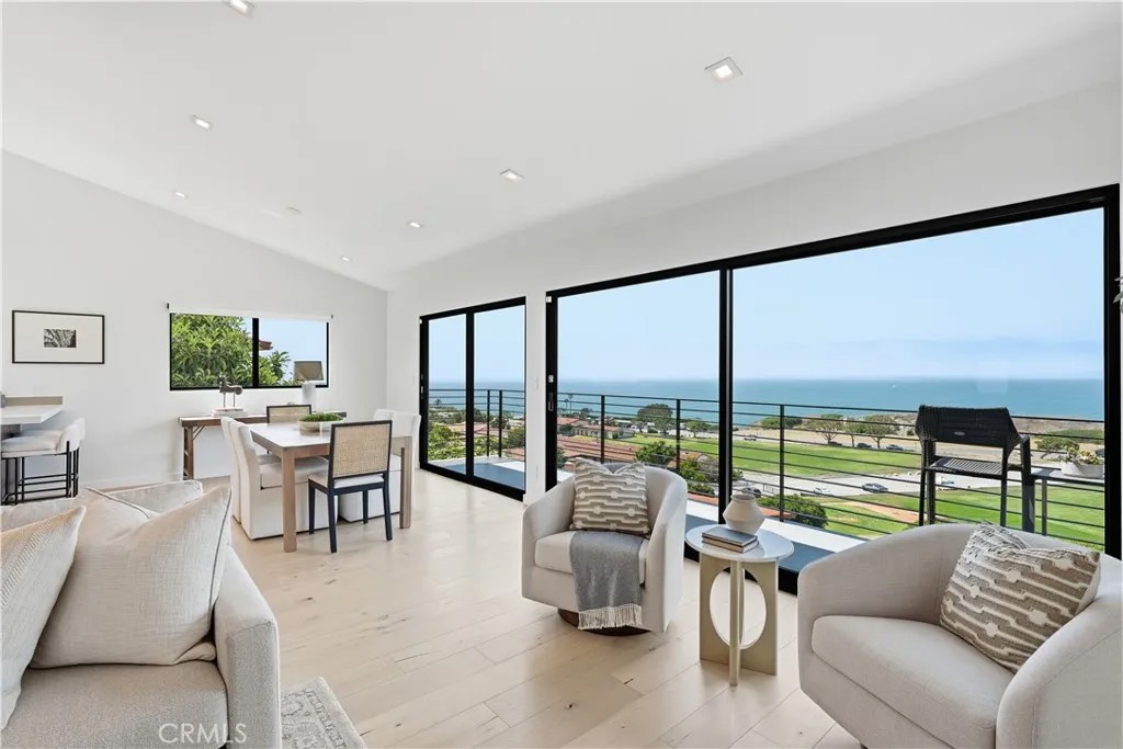 381 Palos Verdes Dr. West