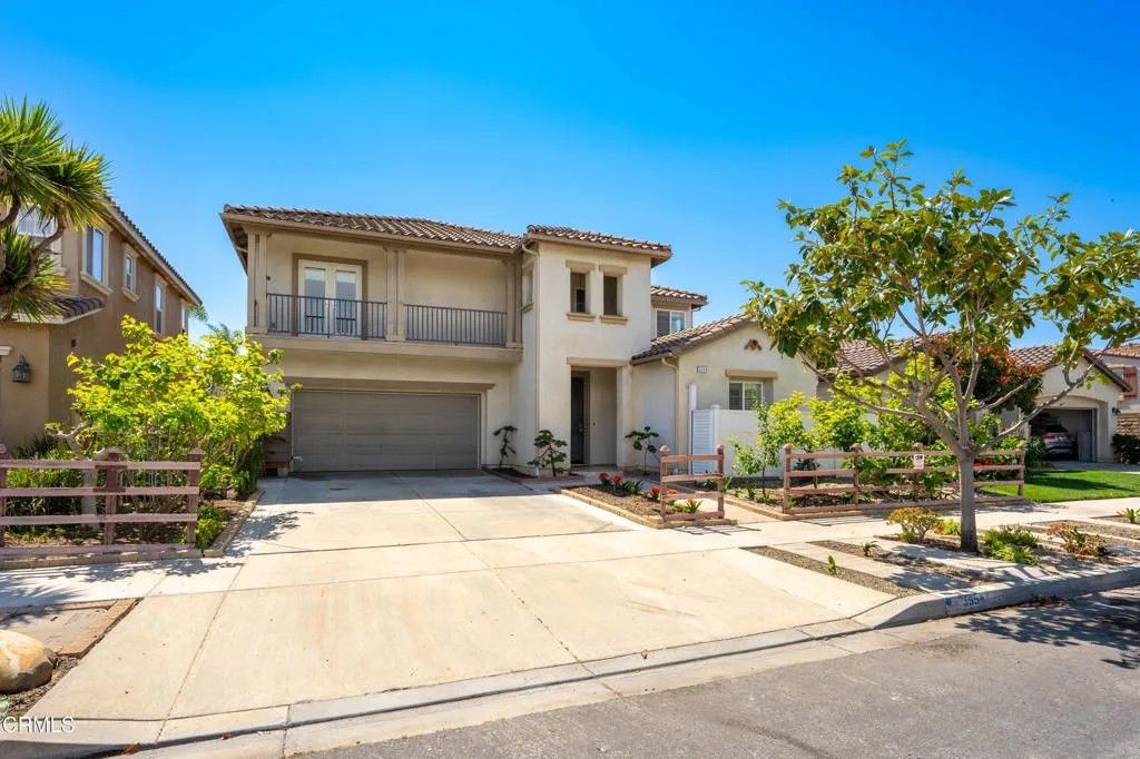 Photo of 3554 Dunkirk Drive, Oxnard, CA 93035 (MLS # V1-35265)