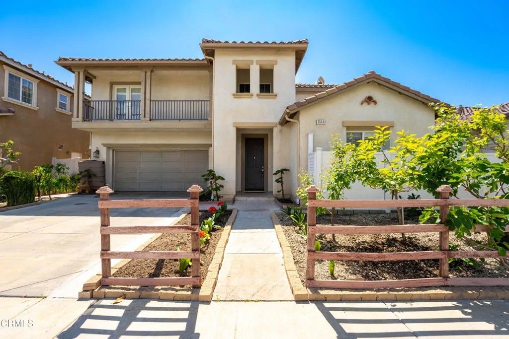 Photo of 3554 Dunkirk Drive, Oxnard, CA 93035 (MLS # V1-35265)