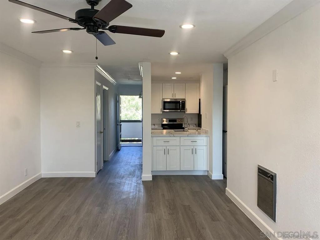 Photo of 4041 Oakcrest Dr #206, San Diego, CA 92105 (MLS # 250044272)