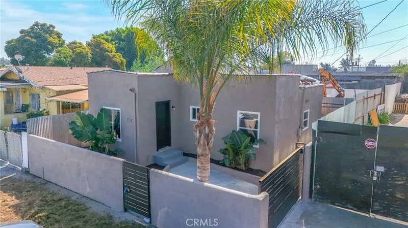 1712 E 57th
