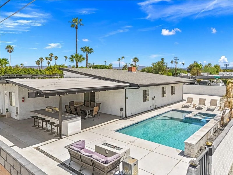 589 S Mountain View