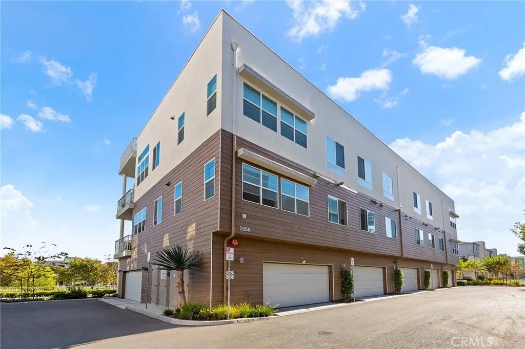 Photo of 2088 Bravo LOOP, Chula Vista, CA 91915 (MLS # SW26202337)