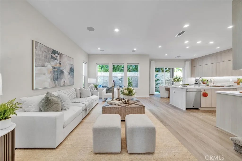 120 Parkland Alley