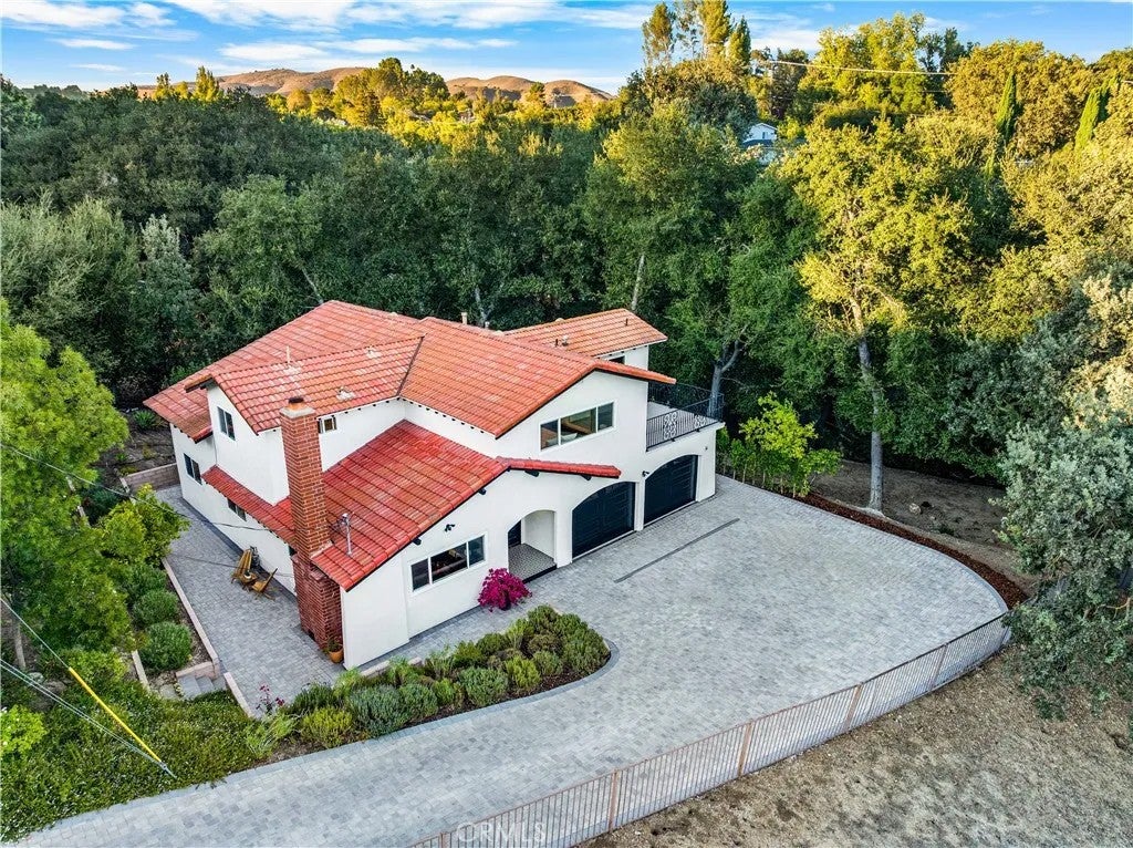 5712 Fairview Pl.