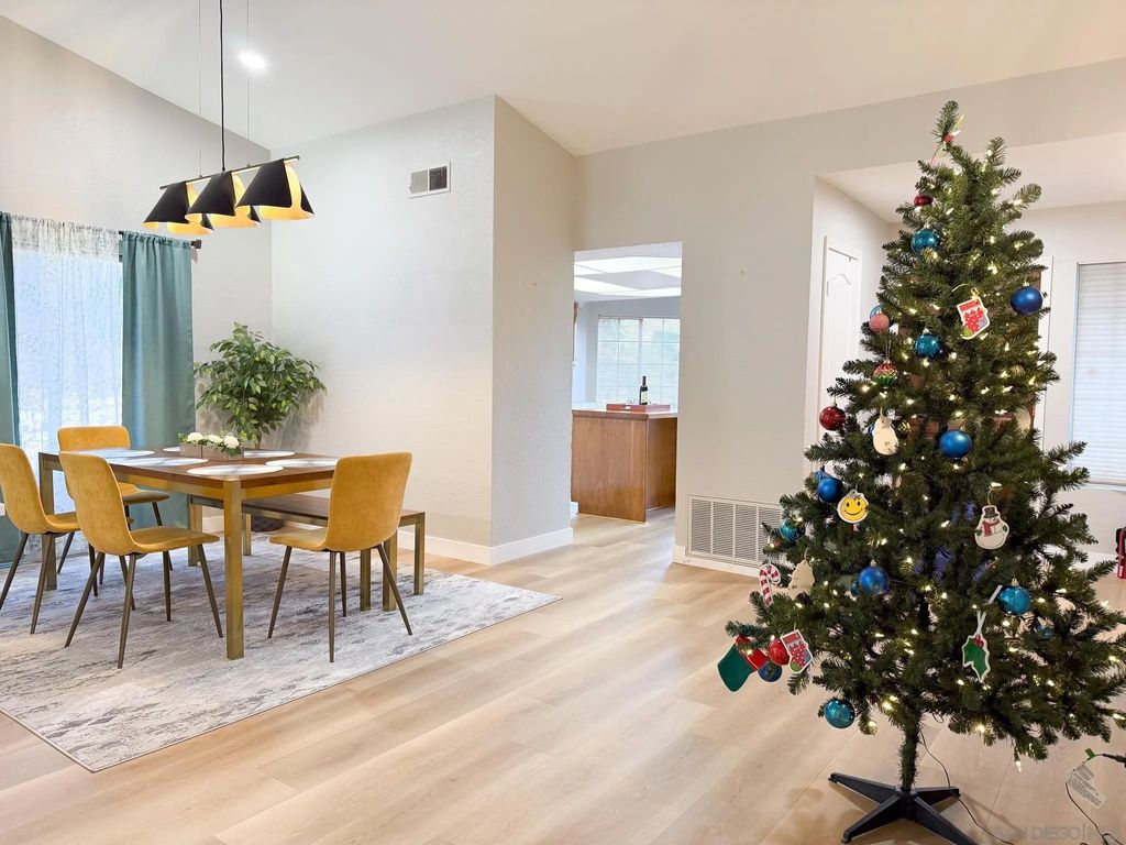 Photo of 1457 Fallsview Place, Escondido, CA 92027 (MLS # 2601228)