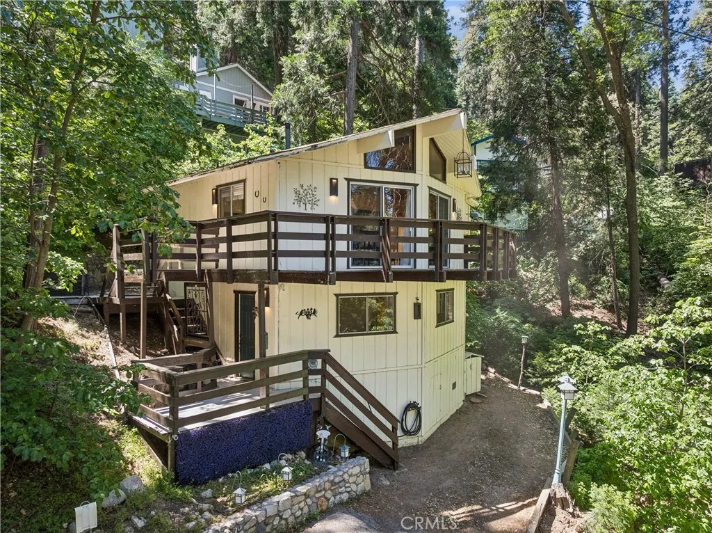 805 Knight Court