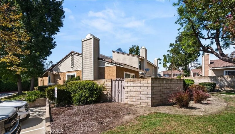 8412 Autumn Leaf Drive