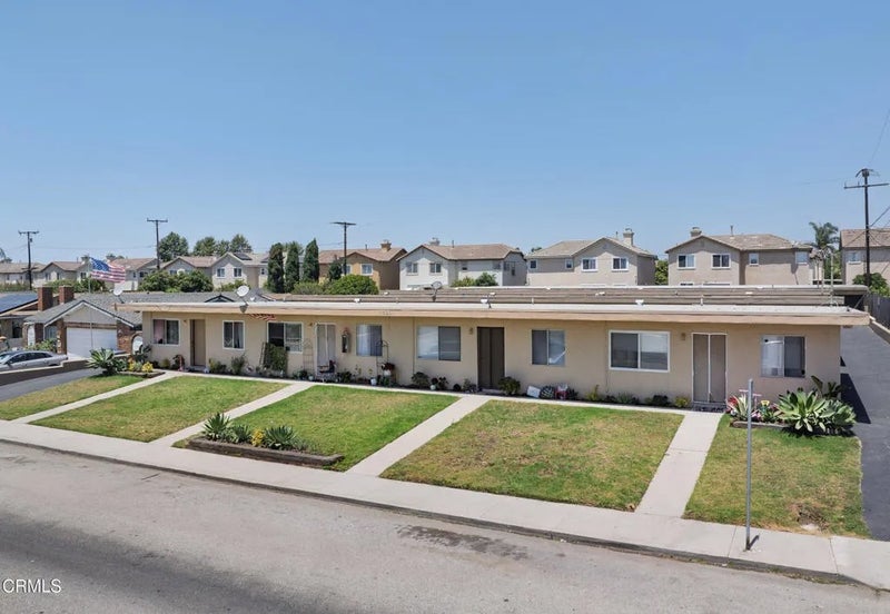 1525 W 9th Street