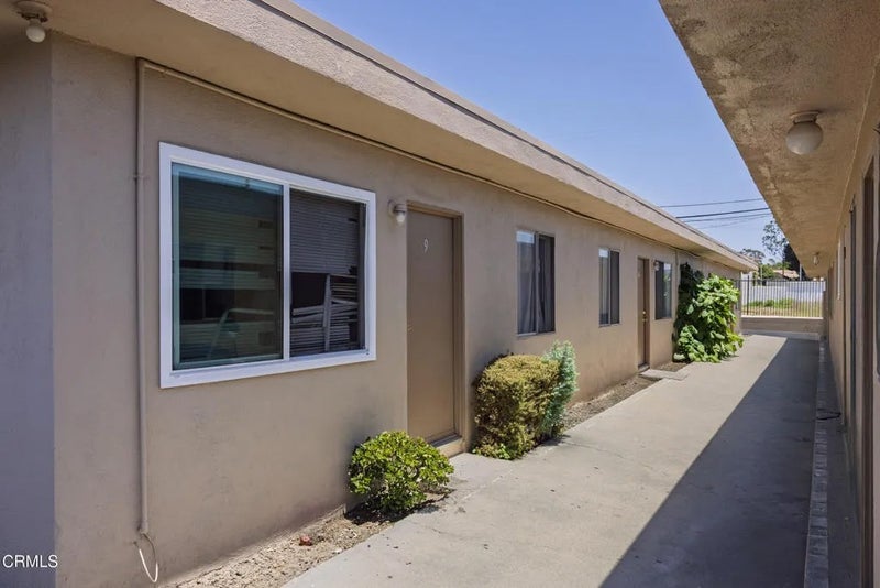 1525 W 9th Street