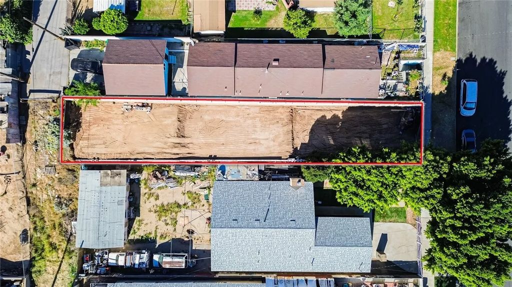 Photo of 454 K St, Colton, CA 92324 (MLS # DW26058500)