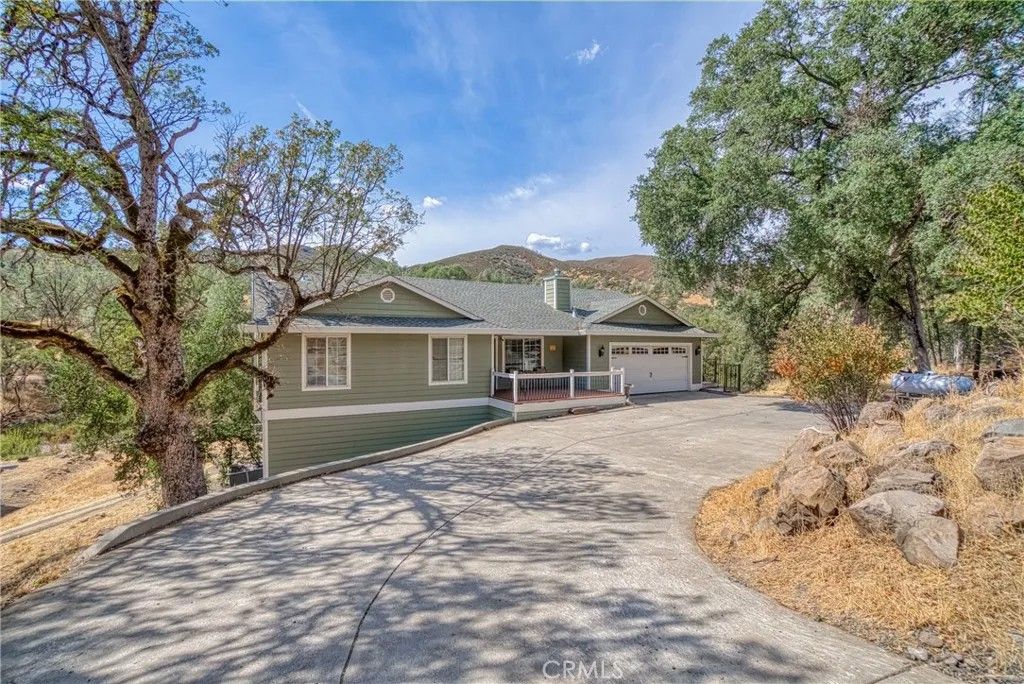 Photo of 3409 Wolf Creek Road, Clearlake Oaks, CA 95423 (MLS # LC25234924)