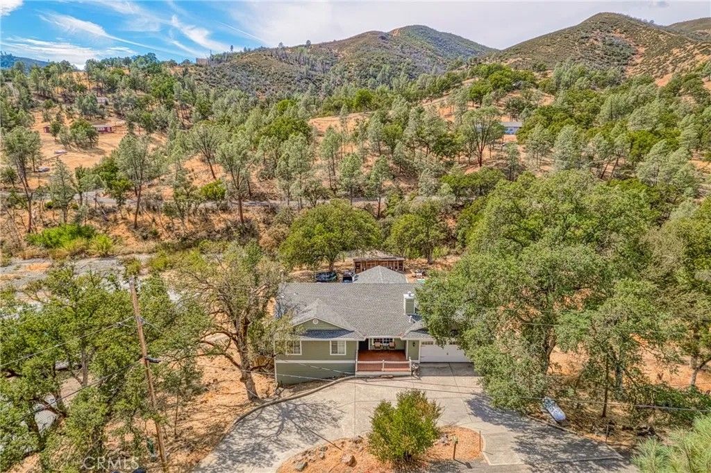 Photo of 3409 Wolf Creek Road, Clearlake Oaks, CA 95423 (MLS # LC25234924)
