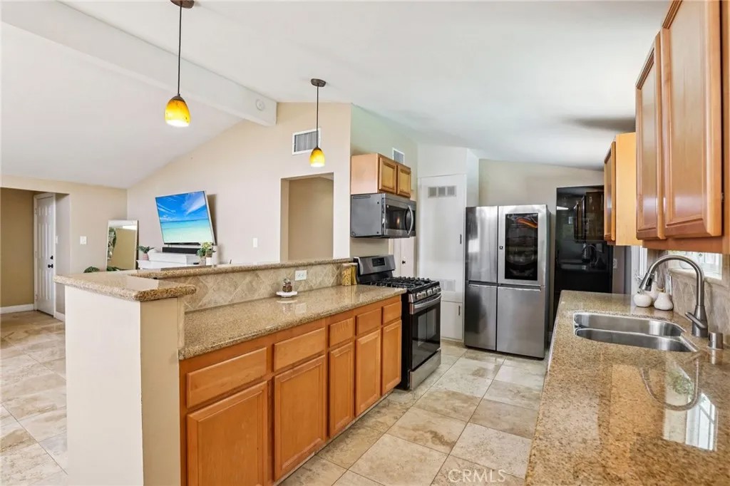 1054 N Hermosa